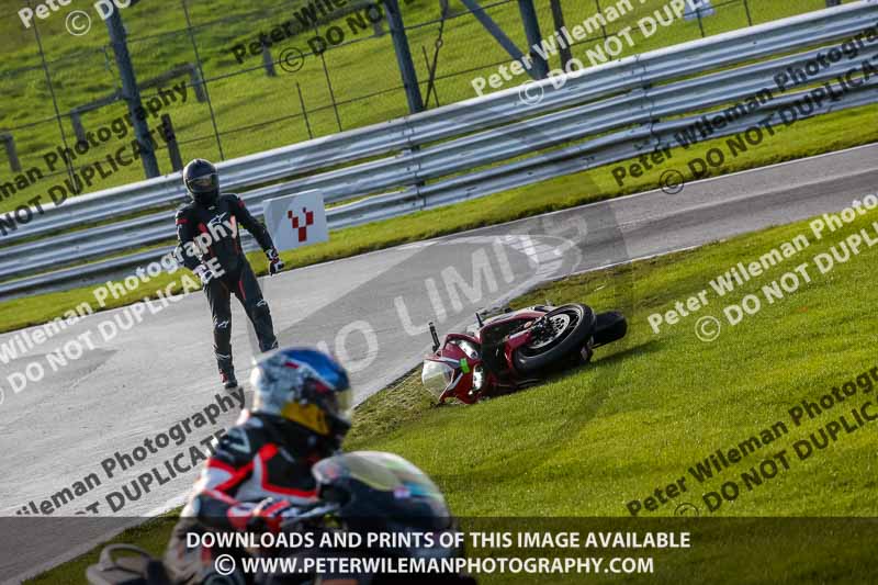 anglesey;brands hatch;cadwell park;croft;donington park;enduro digital images;event digital images;eventdigitalimages;mallory;no limits;oulton park;peter wileman photography;racing digital images;silverstone;snetterton;trackday digital images;trackday photos;vmcc banbury run;welsh 2 day enduro